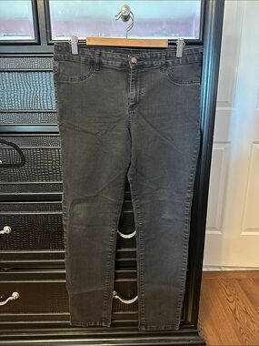 Calvin Klein Jeans Women's Charcoal Skinny Jeans